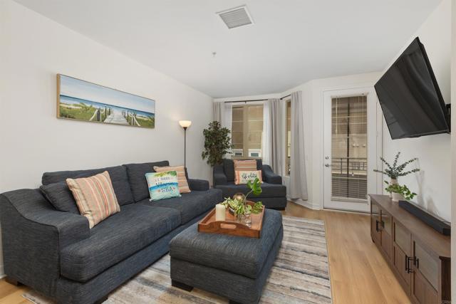 Detail Gallery Image 8 of 45 For 1465 C St. #3514,  San Diego,  CA 92101 - 2 Beds | 2 Baths