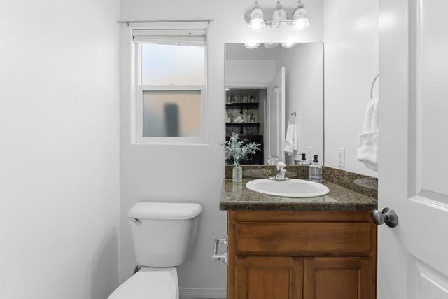 Detail Gallery Image 36 of 55 For 209 Journeys End, Vista,  CA 92083 - 4 Beds | 2/1 Baths