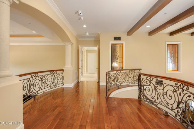 2462 Lost Canyons Drive, Simi Valley CA: https://media.crmls.org/mediaz/1b7d03a2-e8d8-419a-9413-f1a9bb881f19.jpg