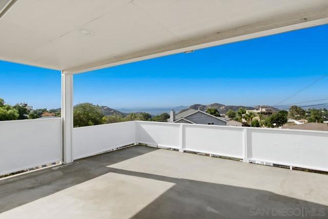 131 Scenic Dr, El Cajon CA: https://media.crmls.org/mediaz/1b7d1b19-b2bb-442f-9cbf-2517001382fd.jpg