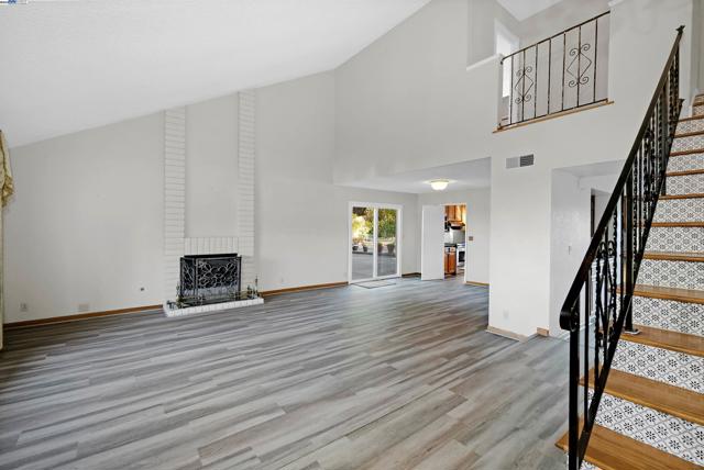 3608 Siskiyou Ct, Hayward CA: https://media.crmls.org/mediaz/1b7d9e39-38fa-4cc0-8778-94f1bbb5dbd2.jpg