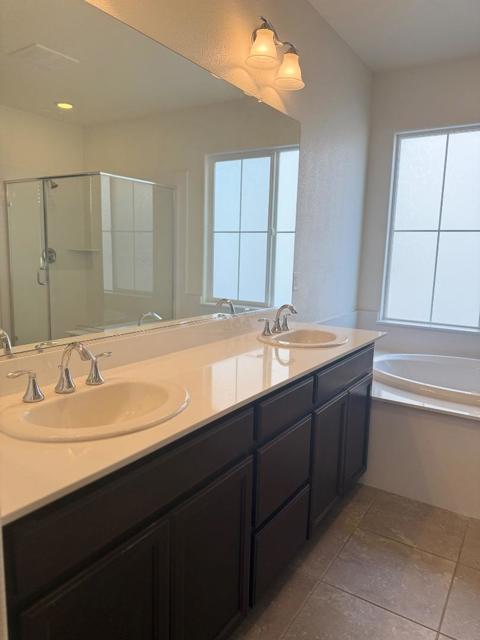 1061 Viognier way, Gilroy CA: https://media.crmls.org/mediaz/1b7dd896-a3bf-433a-9aa9-dc2862c57959.jpg
