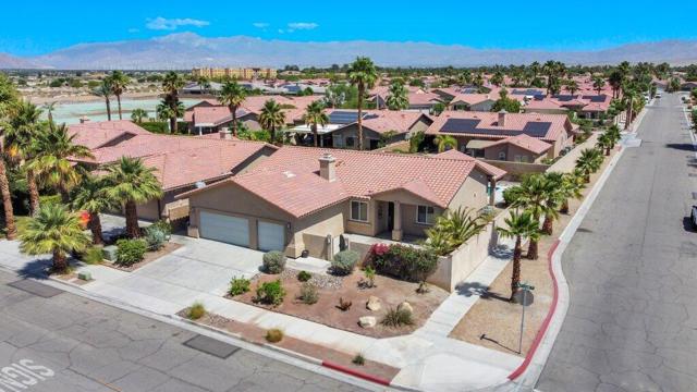 67892 Mccallum Way, Cathedral City CA: https://media.crmls.org/mediaz/1b7e1c68-e1ab-43fe-a7ec-cd7deb82b26c.jpg