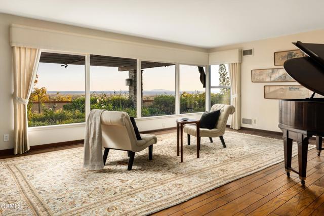 Detail Gallery Image 6 of 52 For 3940 Foothill Rd, Ventura,  CA 93003 - 4 Beds | 3/1 Baths