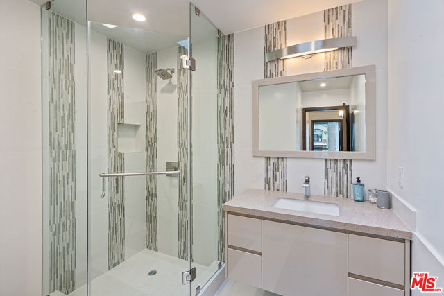 2175 S Beverly Glen Boulevard, Los Angeles CA: https://media.crmls.org/mediaz/1b7f1022-6ff4-4be9-912b-9b944f64026e.jpg