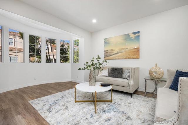 5125 Renaissance Ave, San Diego CA: https://media.crmls.org/mediaz/1b7ff135-d351-49b1-b508-5ef2ebb6c7b6.jpg