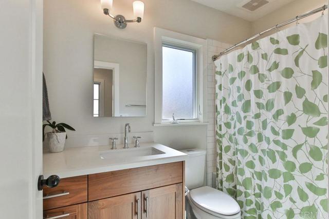 Detail Gallery Image 37 of 39 For 573 H, Coronado,  CA 92118 - 3 Beds | 3 Baths