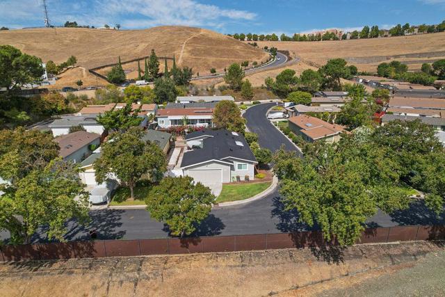 255 Mountain Springs Drive, San Jose CA: https://media.crmls.org/mediaz/1b804925-a025-4857-b4b0-e64c93961d6e.jpg