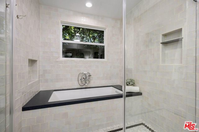 4311 Greenbush Avenue, Sherman Oaks CA: https://media.crmls.org/mediaz/1b815982-2d30-4a16-93b9-a7533d677d31.jpg