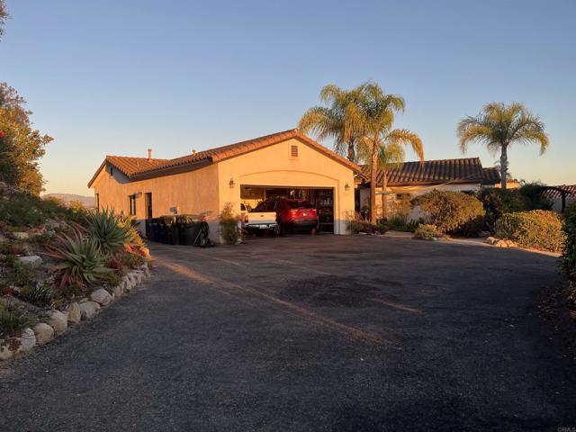 Detail Gallery Image 4 of 41 For 1707 Santa Margarita Dr, Fallbrook,  CA 92028 - 3 Beds | 2/1 Baths