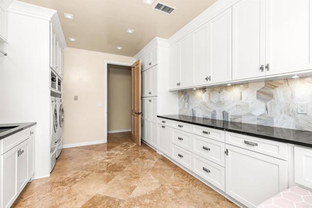 9698 Welk View Drive, Escondido CA: https://media.crmls.org/mediaz/1b81ae4a-f161-4f44-ad32-66ae41e93d40.jpg