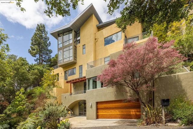 1015 Grand View Dr, Berkeley CA: https://media.crmls.org/mediaz/1b820e56-2cfd-4721-b2f8-754d01f58e1d.jpg