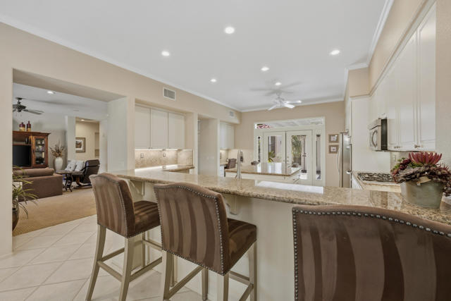 65 San Marino Circle, Rancho Mirage CA: https://media.crmls.org/mediaz/1b828182-8a71-4389-b48f-80958c4dcfaf.jpg