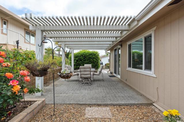 1831 Nova Gln, Escondido CA: https://media.crmls.org/mediaz/1b839103-5922-41f9-8b5a-851edd827fad.jpg