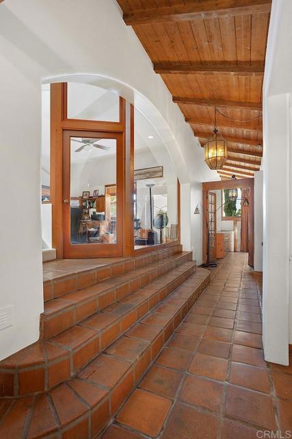 3264 Shearer Crossing, Fallbrook CA: https://media.crmls.org/mediaz/1b8449a3-85de-4f94-960b-3cdd2de906c1.jpg