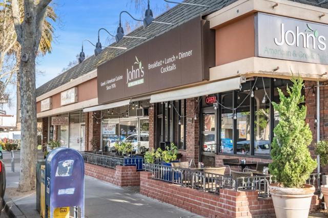 427 Willow Glen Way, San Jose CA: https://media.crmls.org/mediaz/1b8477c0-dc8a-4660-91ff-88d09b20975b.jpg