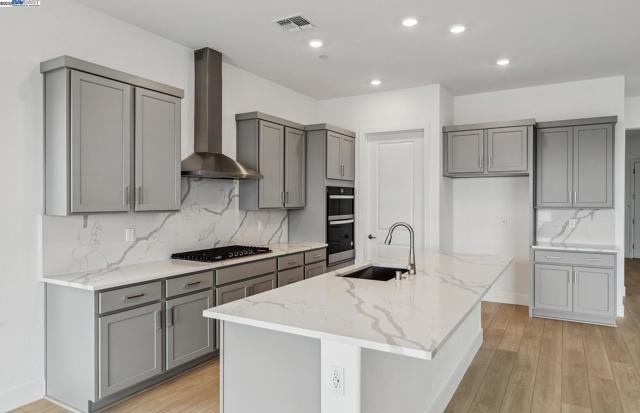 17685 Brightwood Avenue, Lathrop CA: https://media.crmls.org/mediaz/1b84a532-ffbc-4356-b3e2-73b0c0e0b154.jpg