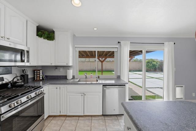 Detail Gallery Image 9 of 43 For 11397 Polaris Dr, San Diego,  CA 92126 - 2 Beds | 2 Baths