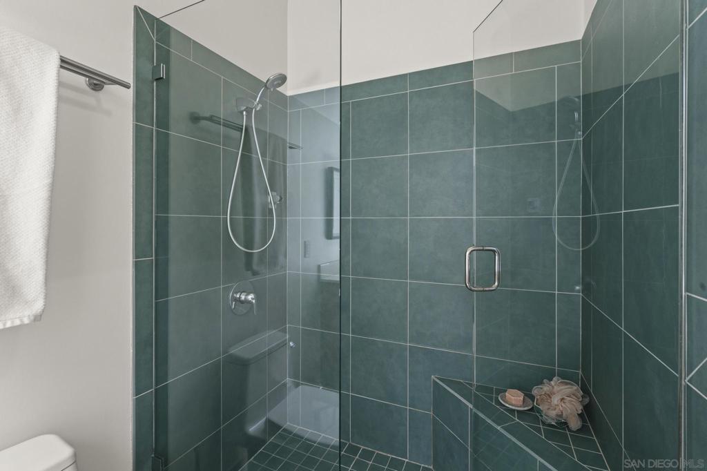 https://media.crmls.org/mediaz/1b857221-aa01-4f12-ab1a-25cca246fbb1.jpg?preset=X-Large