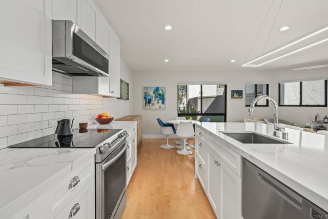 Detail Gallery Image 11 of 51 For 909 Olive Ave, Coronado,  CA 92118 - 2 Beds | 2 Baths