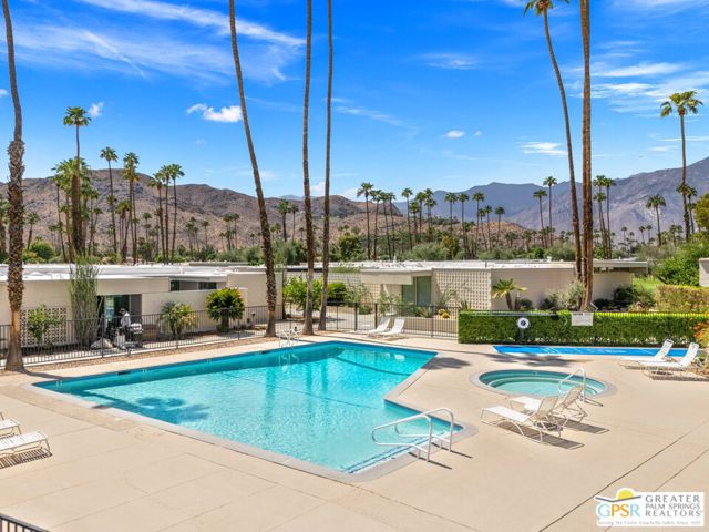 207 Desert Lakes Drive, Palm Springs CA: https://media.crmls.org/mediaz/1b877ced-e9c9-48fe-8b11-d27801de7d01.jpg