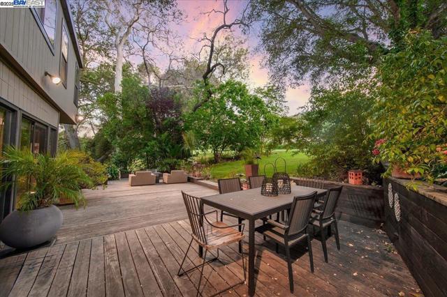 391 Oak Ln, Pleasanton CA: https://media.crmls.org/mediaz/1b87bcad-4962-491c-970f-18d7b8008c52.jpg