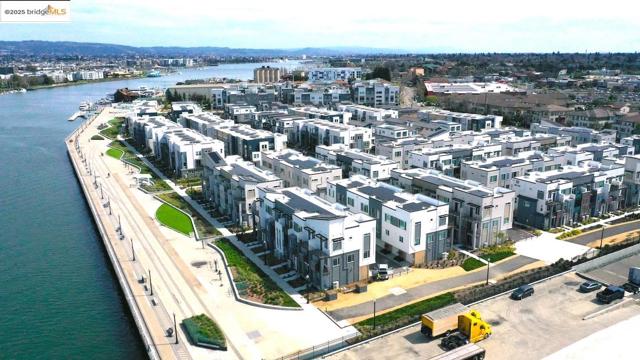 2823 Cathwood Ln, Alameda CA: https://media.crmls.org/mediaz/1b8881e9-c049-4f85-ba04-8e54c7085fe7.jpg