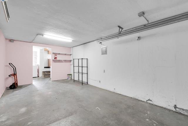 378 Park St, San Leandro CA: https://media.crmls.org/mediaz/1b88b80c-2e8b-4d30-b88a-e63b1724bb3b.jpg