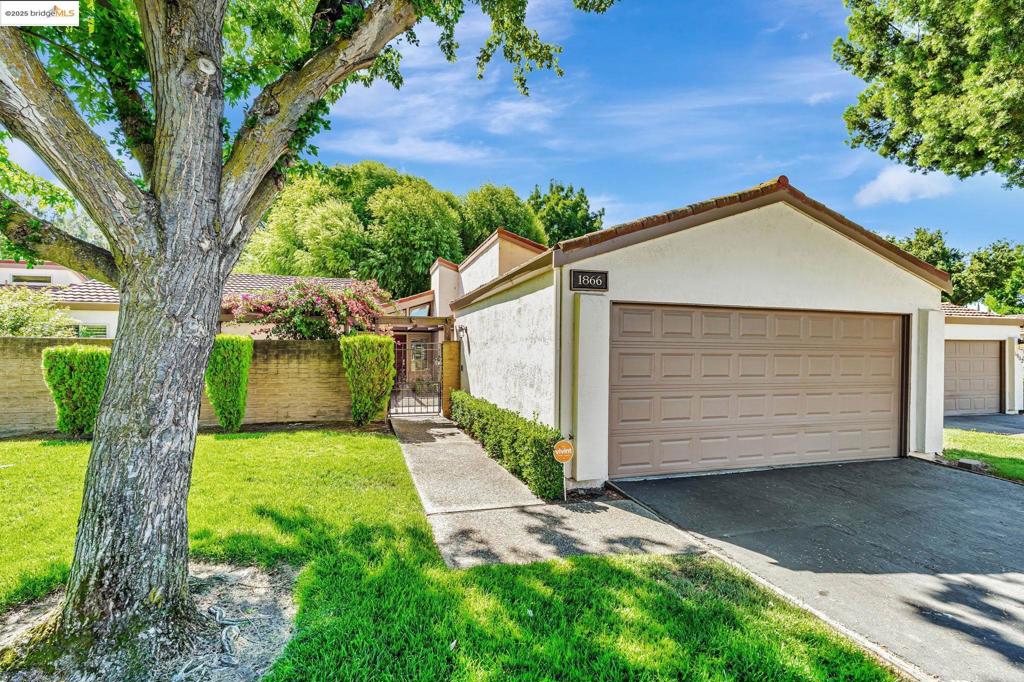 1866 Venetian Dr