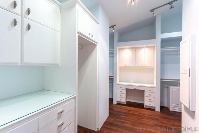 907 Ridge Heights Road, Fallbrook CA: https://media.crmls.org/mediaz/1b8a20bd-8c64-4780-9529-709fb1446778.jpg