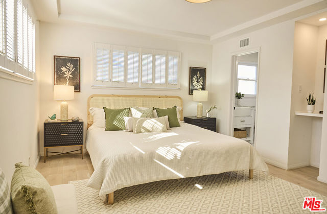 8531 Norwich Avenue, North Hills CA: https://media.crmls.org/mediaz/1b8a2353-e7bc-40d2-9601-8676f7fd548e.jpg