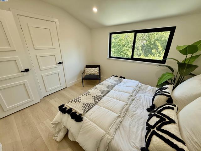 1926 Paseo Del Cajon, Pleasanton CA: https://media.crmls.org/mediaz/1b8acffa-97eb-4b3d-8dd8-30c187743e7f.jpg