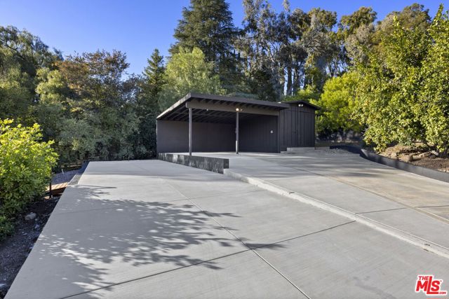 431 Montana Circle, Ojai CA: https://media.crmls.org/mediaz/1b8b4449-207d-4b6c-81f1-221fd5bcc353.jpg