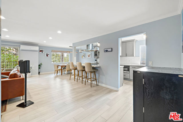 1228 14th Street, Santa Monica CA: https://media.crmls.org/mediaz/1b8cc101-fa98-45c8-90f1-ec51255b86ab.jpg