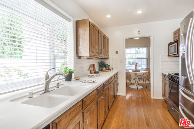 10870 Kelmore Street photo 8
