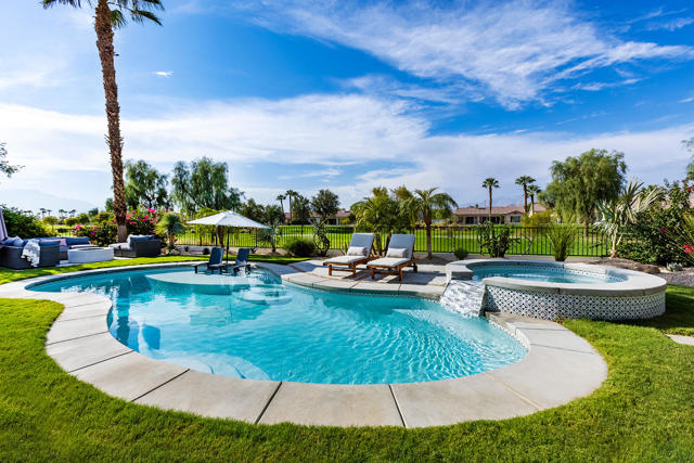 80818 Avenida San Ignacio, Indio CA: https://media.crmls.org/mediaz/1b8e37c2-1a2a-40e8-a57c-6978bc920fea.jpg