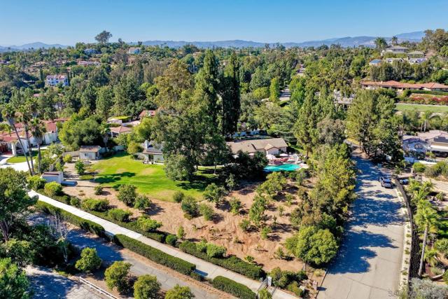 2183 Lundy Lake Dr, Escondido CA: https://media.crmls.org/mediaz/1b8ef814-2875-45e1-a107-98317ecae20b.jpg