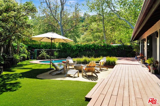 30612 Sicomoro Drive, Malibu CA: https://media.crmls.org/mediaz/1b8f63c7-afc0-4b2f-9820-39bc0f923784.jpg