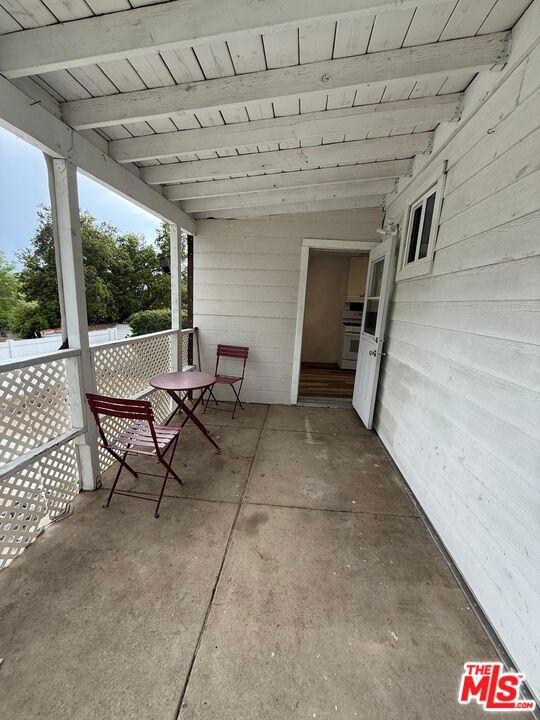 6520 Valmont Street, Tujunga CA: https://media.crmls.org/mediaz/1b8f9d41-0c8e-4b4d-8902-c93b40d5d304.jpg