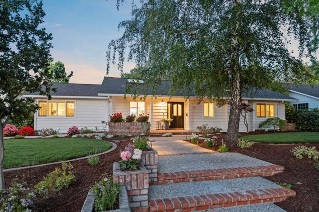 140 Stonybrook Road, Los Gatos CA: https://media.crmls.org/mediaz/1b8ff765-90b7-4906-95df-ddf03e07aecb.jpg