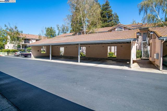 4667 Laurie Cmn, Livermore CA: https://media.crmls.org/mediaz/1b8ff81a-05c7-4187-8152-10104db0f043.jpg