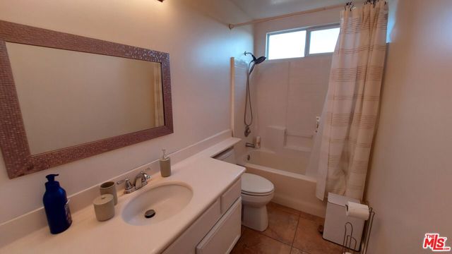 14692 Acacia Street, Westminster CA: https://media.crmls.org/mediaz/1b910ebb-b3da-4519-b822-3f8931a3e340.jpg