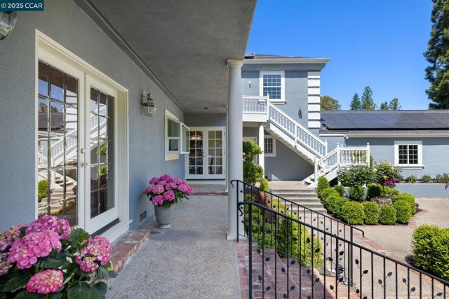 2398 Ironwood Pl, Alamo CA: https://media.crmls.org/mediaz/1b91aae9-4b10-4490-897e-86bd3d90295d.jpg