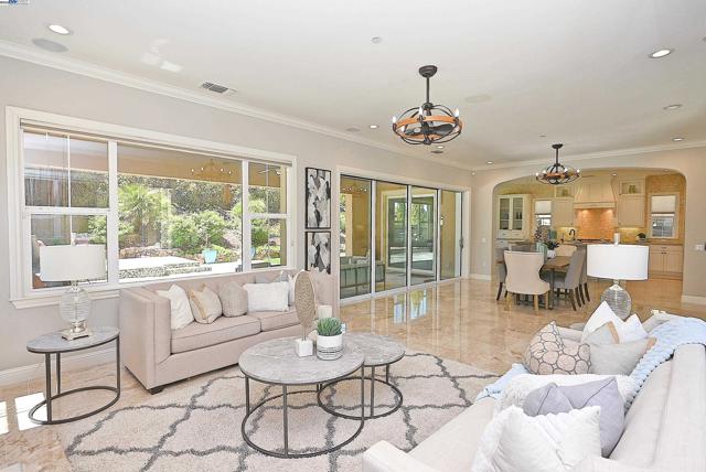 3009 Drysdale St, Danville CA: https://media.crmls.org/mediaz/1b91cb45-5244-489a-9aa0-7f9fa21771a7.jpg
