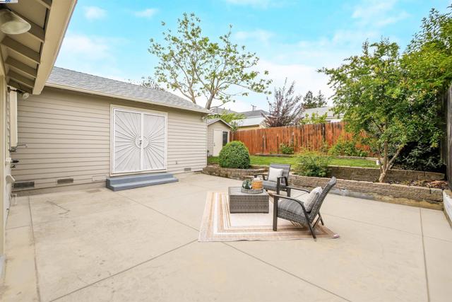 19157 San Miguel Ave, Castro Valley CA: https://media.crmls.org/mediaz/1b91ee91-8b0f-49e6-99fc-ed69227bf8ed.jpg