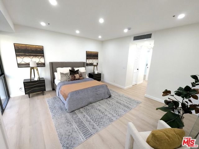 10750 Wilshire Boulevard, Los Angeles CA: https://media.crmls.org/mediaz/1b920611-0082-4a4e-aec2-ea9bbaaf27b8.jpg