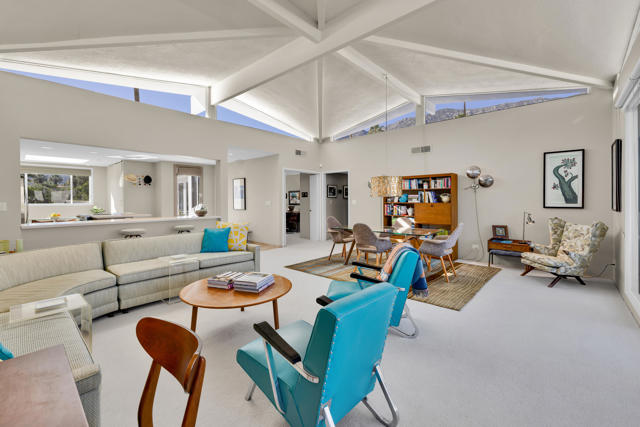 246 E Avenida Granada, Palm Springs, CA 92264