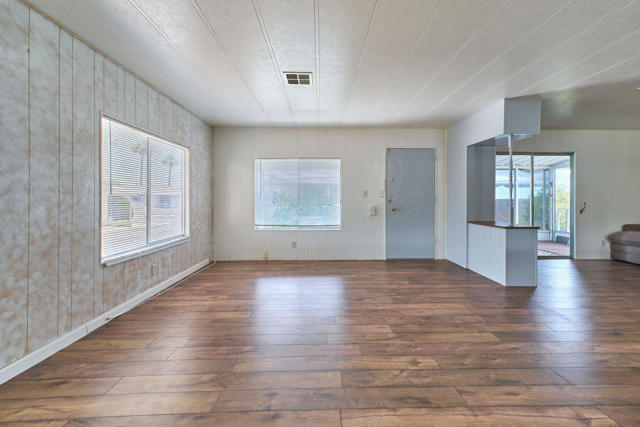 14777 Palm Drive, Desert Hot Springs CA: https://media.crmls.org/mediaz/1b92634d-5c52-42d5-9a02-49ce50c9be61.jpg