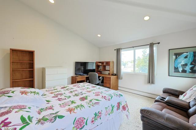 638 Margarita Ave, Coronado CA: https://media.crmls.org/mediaz/1b92a289-f0d5-45ae-9bd4-bec7f7a12907.jpg