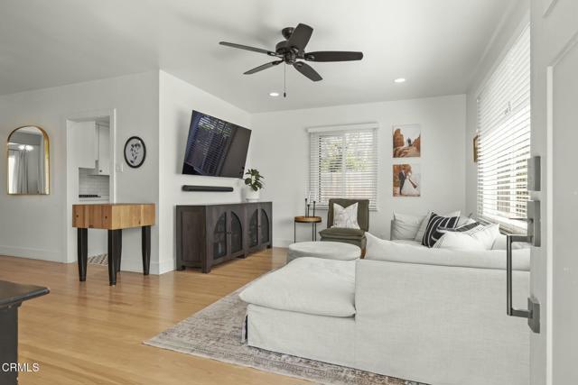 295 297 Estrella Street, Ventura CA: https://media.crmls.org/mediaz/1b930680-fbd0-4001-a382-a7c485b24bb3.jpg